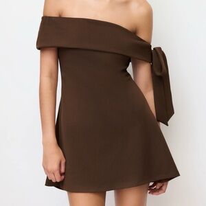 Cider One-Shoulder Brown Mini Dress with Side Bow